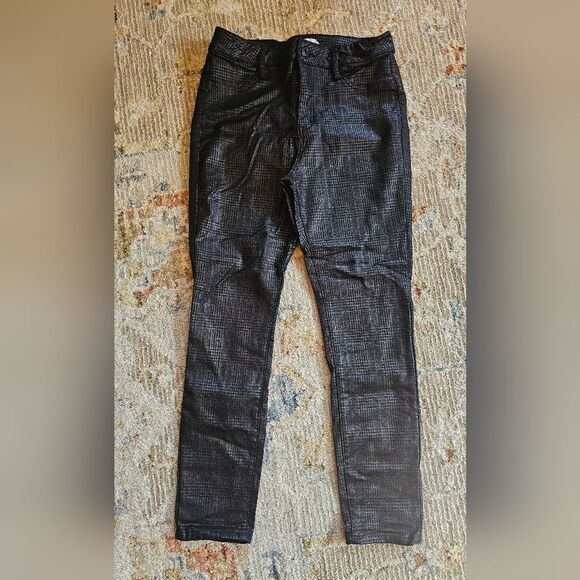 Cello Stretchy Faux Leather Printed Jeans Size 9 With 25 Inch Inseam, Like New - Picture 5 of 7
